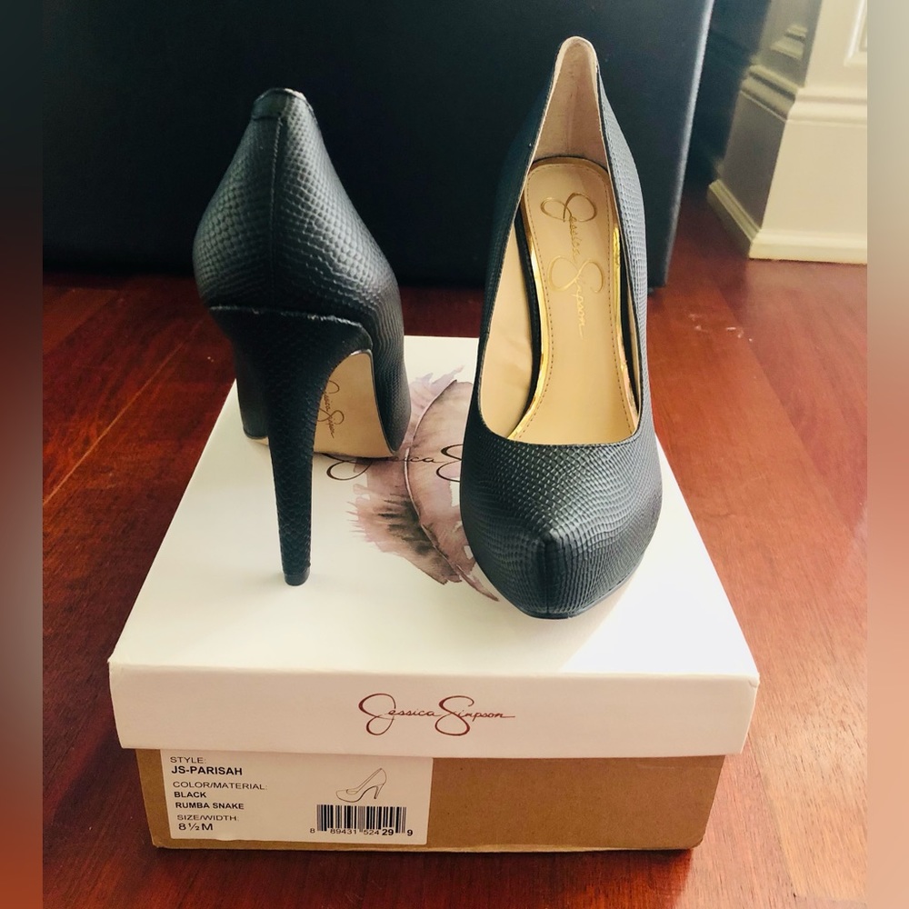 NIB Jessica Simpson Black Pump - Sz 8.5